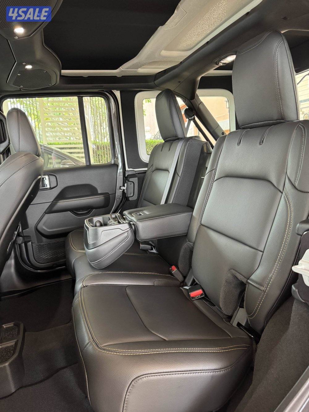 للبيع جيب رانقلر sahara جديد2