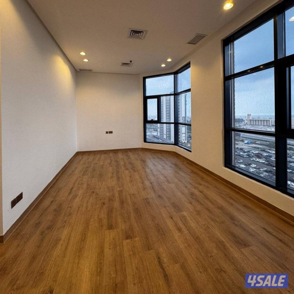 شقة مع بلكونة للإيجار في صباح السالم0