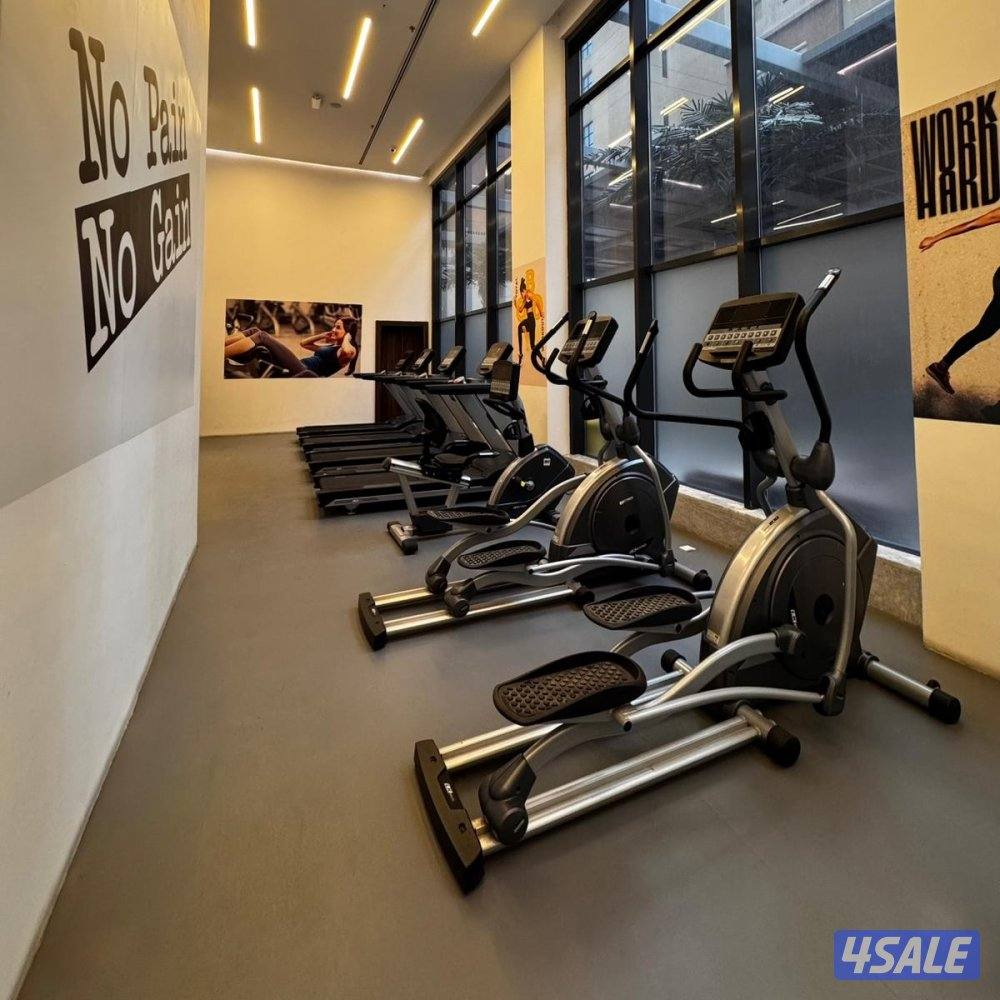 شقة مع بلكونة للإيجار في صباح السالم7