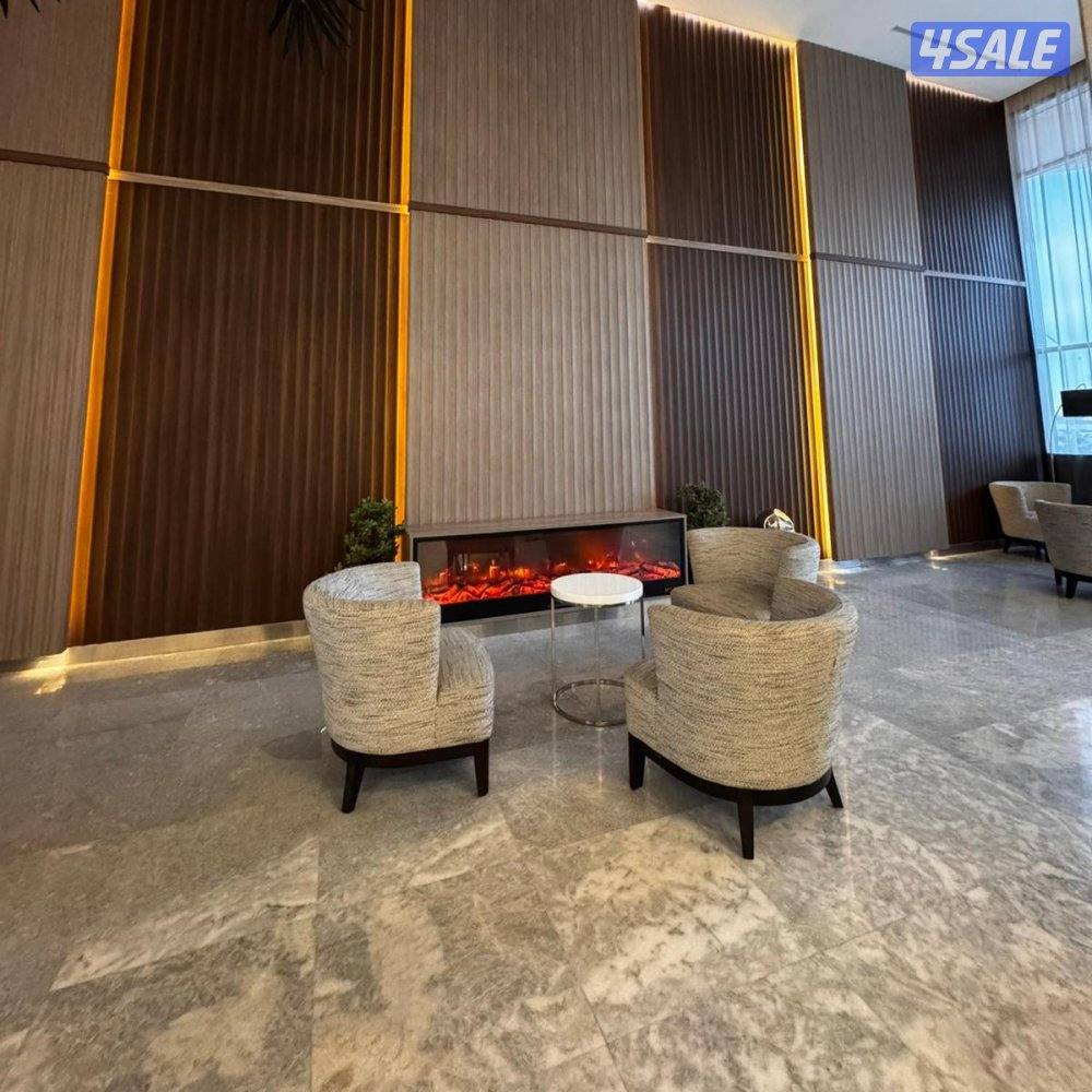 شقة مع بلكونة للإيجار في صباح السالم11