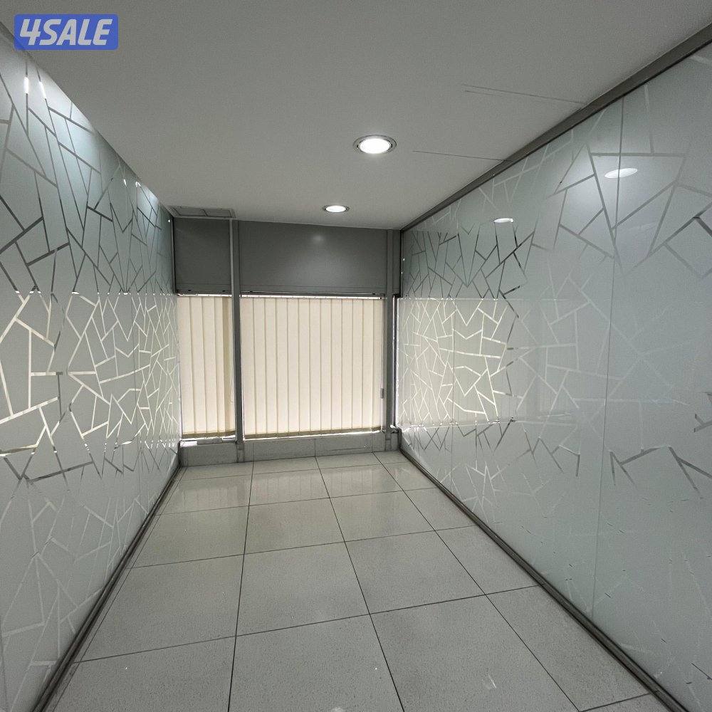 دور كامل تجاري مع فترة سماح للإيجار في القبلة قطعة 111