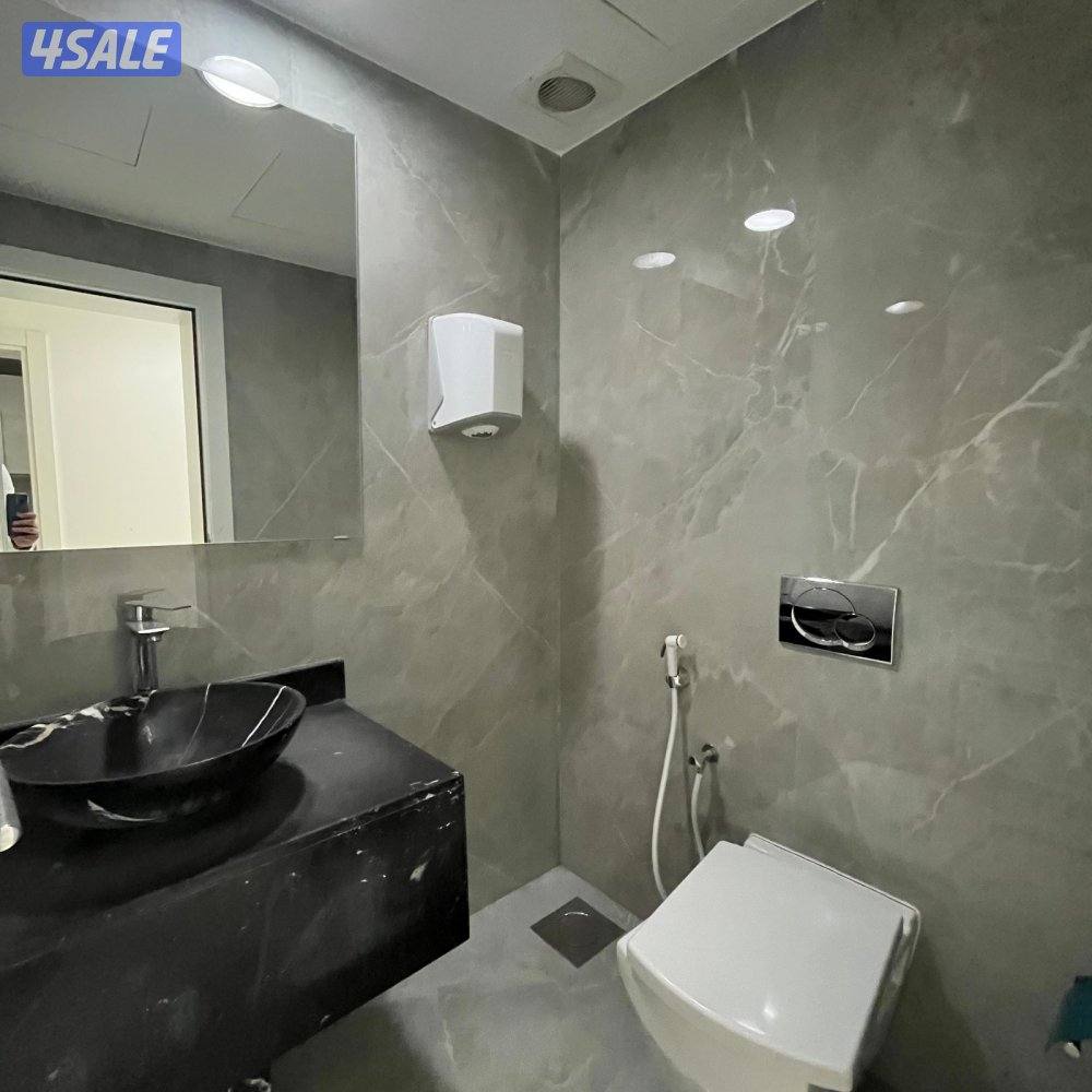 دور كامل تجاري مع فترة سماح للإيجار في القبلة قطعة 116