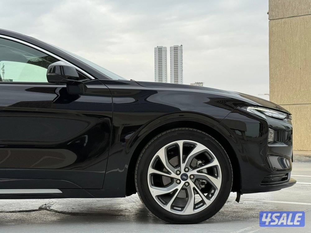 فورد توروسITANUM موديل2026 عداد24الف وارد الغانم تحت الكفاله ،4