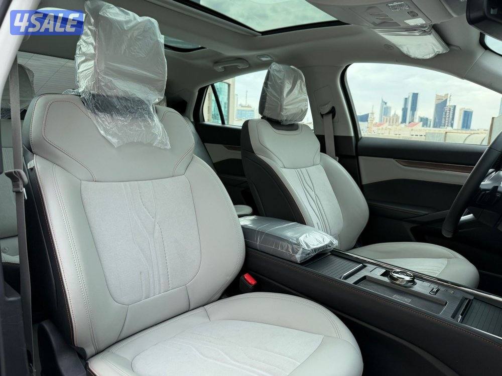 فورد توروسITANUM موديل2026 عداد24الف وارد الغانم تحت الكفاله ،7