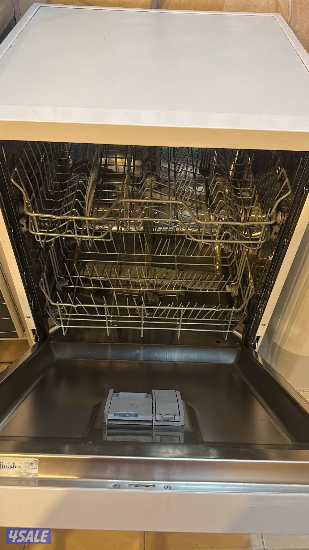 غسالة اطباق نظيفه جدا0