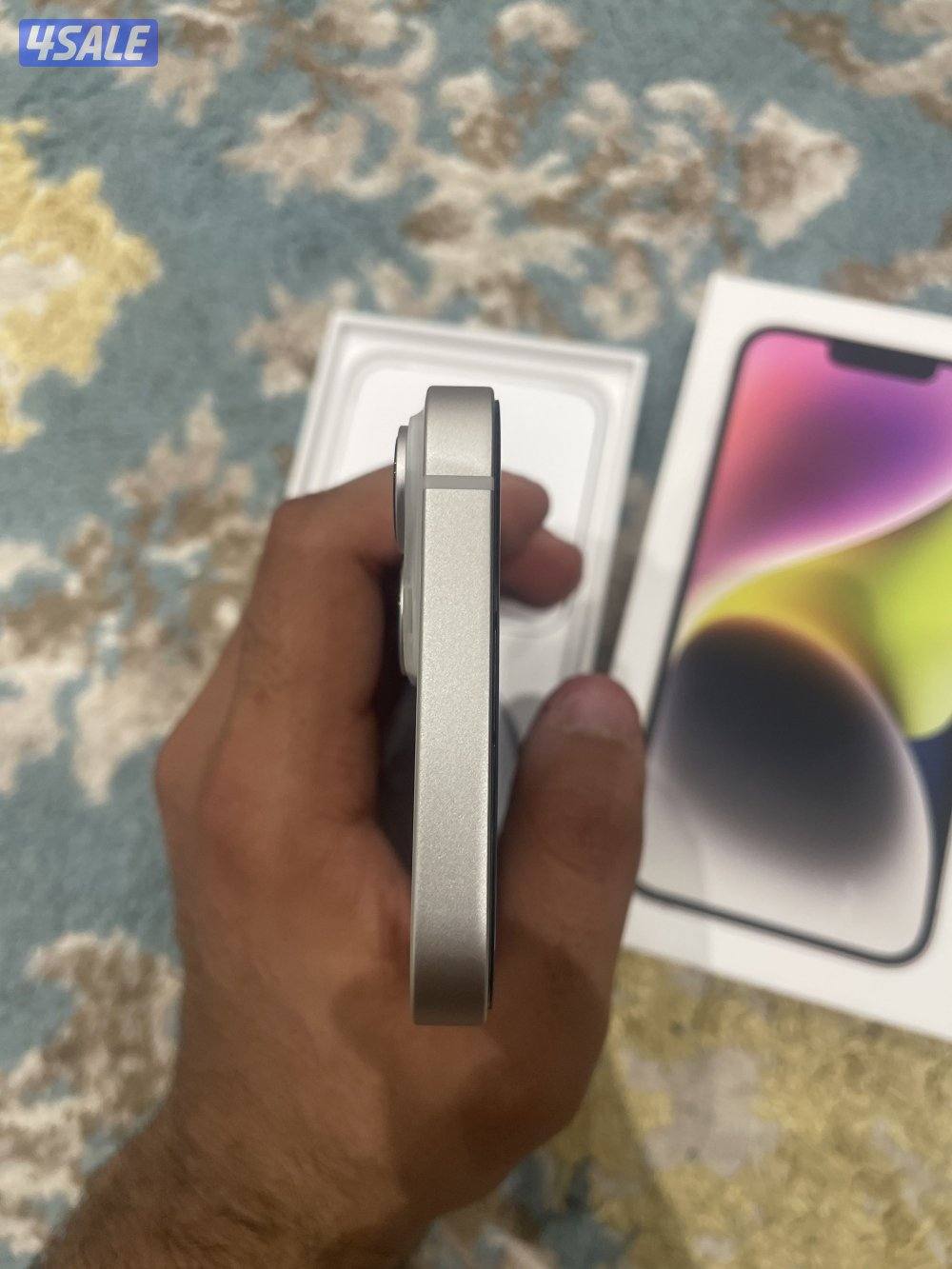 للبيع ايفون 14 عادي جديد بطاريه 100 ومعا كفاله سنه من الغانم 128 جيجا4