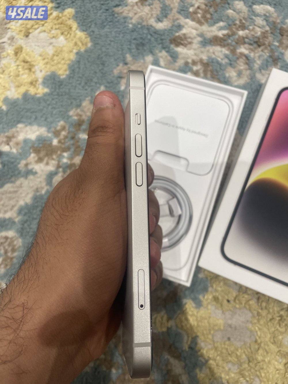 للبيع ايفون 14 عادي جديد بطاريه 100 ومعا كفاله سنه من الغانم 128 جيجا5