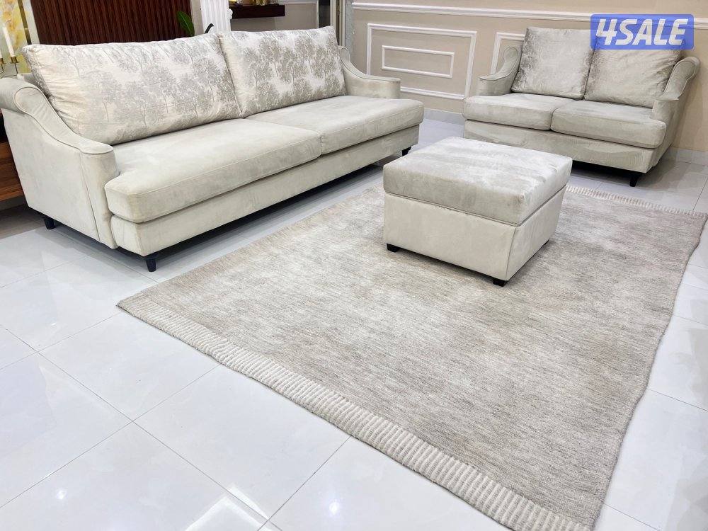 للبيع قنفات نظيفه وشبه جديده مستعمل خفيف جداااا مع السجاده0