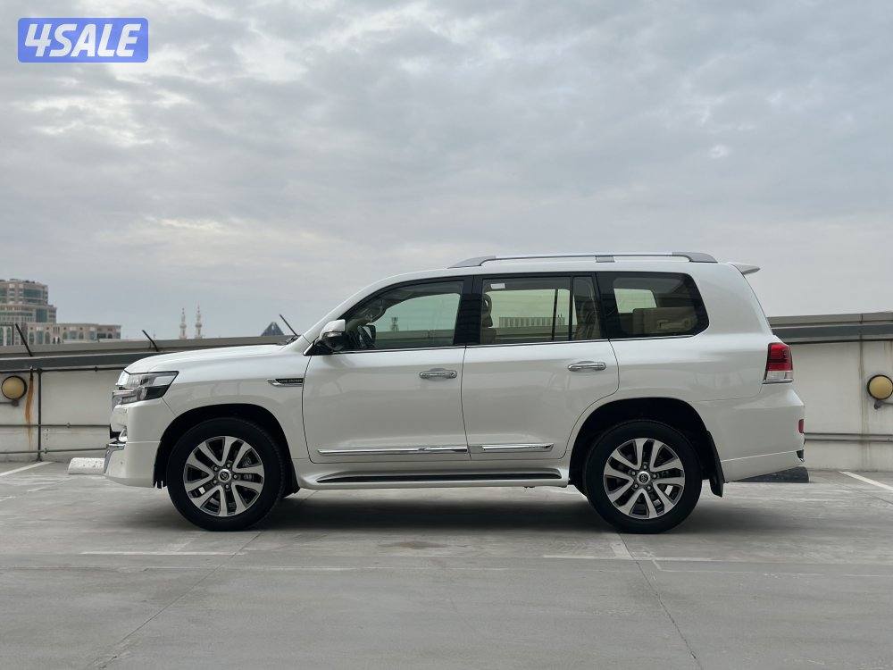 لاندكروزر 20212