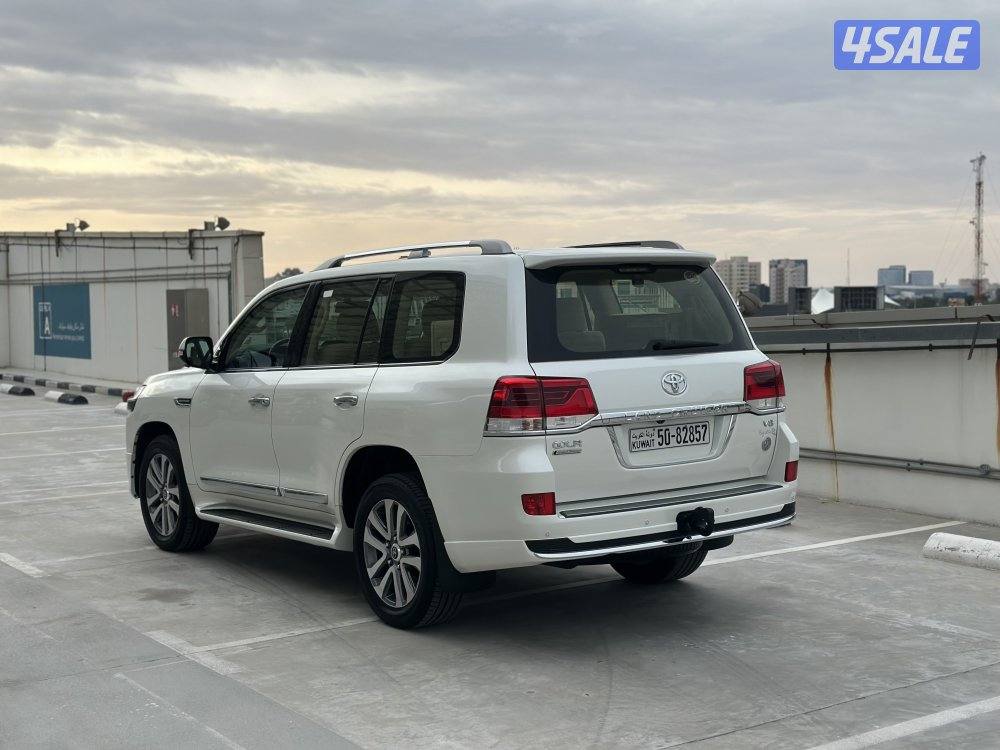 لاندكروزر 20211