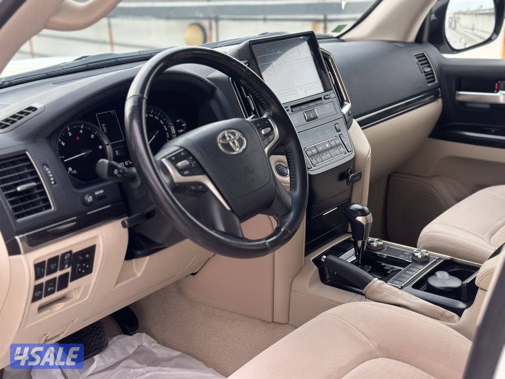 لاندكروزر 20213