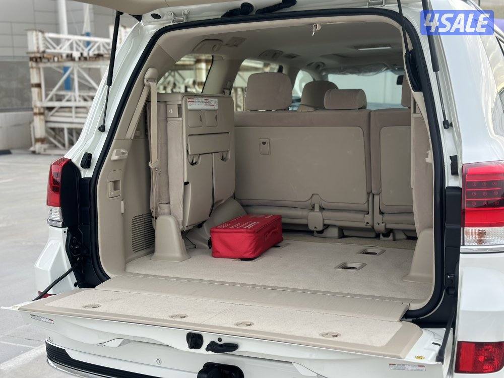 لاندكروزر 20215