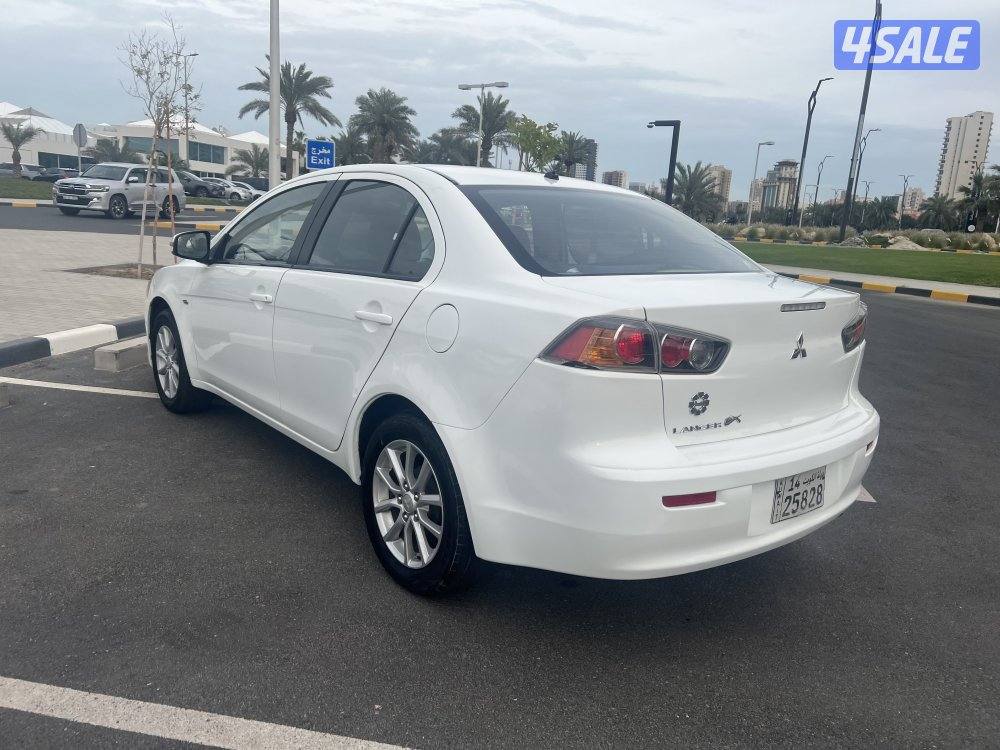 ميتسوبيشي لانسر ٢٠١٦  بحالة ممتازة  بيعة سريعة ٩٥٠. دينار8