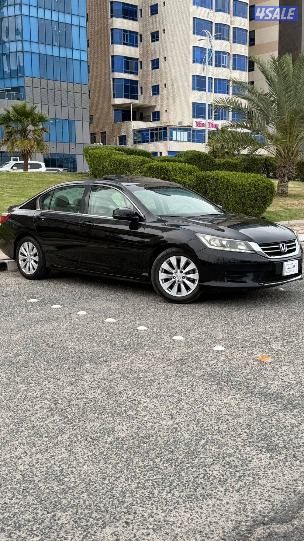 هوندا اكورد موديل 2014 / بحاله ممتازه2