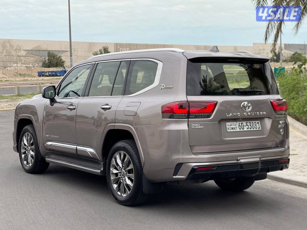 للبيع لاند كروزر VXR صبغ الوكاله وارد الساير1