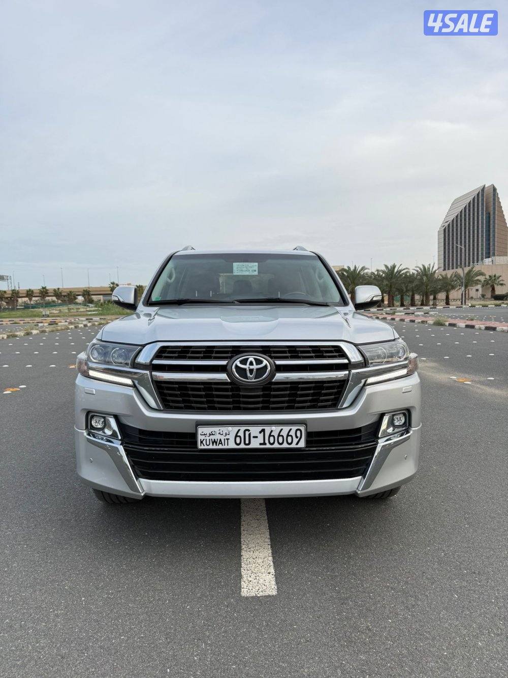 لاند كروز تورينق 6V الساير بحااله نادره عداد 69 الف0