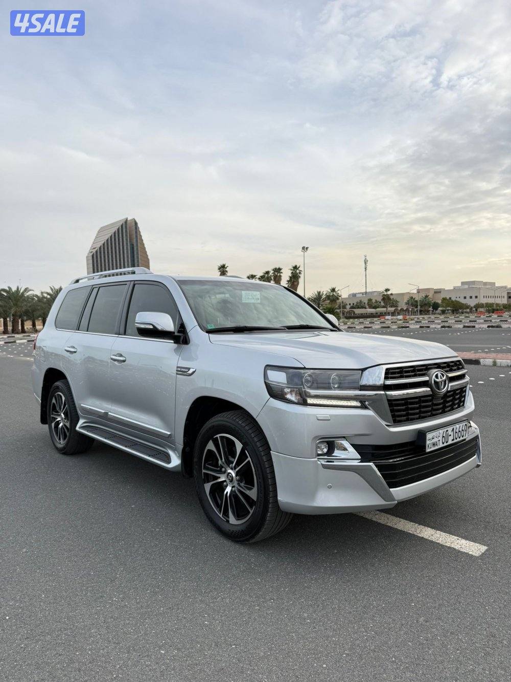 لاند كروز تورينق 6V الساير بحااله نادره عداد 69 الف1