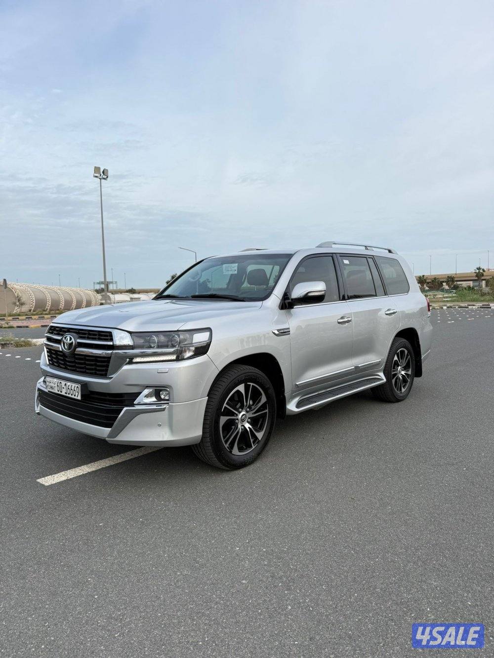 لاند كروز تورينق 6V الساير بحااله نادره عداد 69 الف2