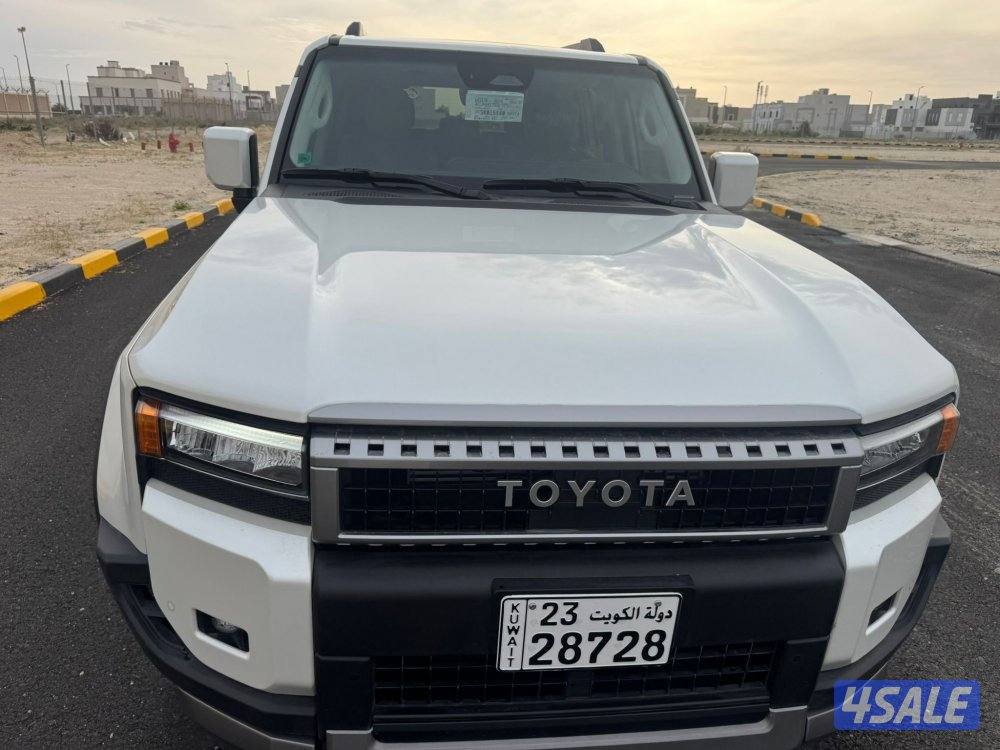 برادو TX الساير 2025 الساير بحاله الوكاله عداد 3500 كيلو شبه اصفار0