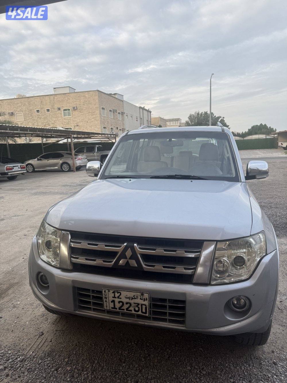 Mitsubishi Pajero نظيفة جداً2