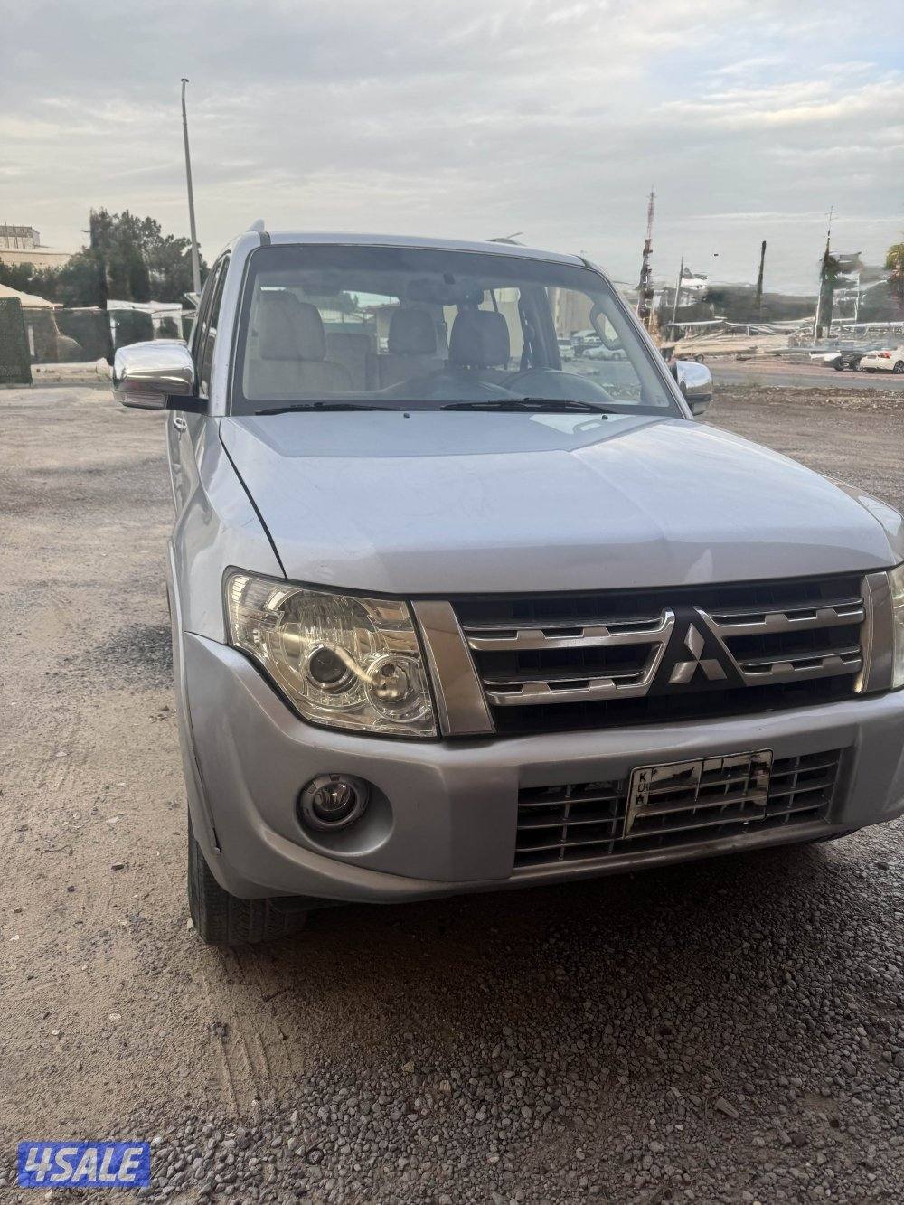 Mitsubishi Pajero نظيفة جداً3