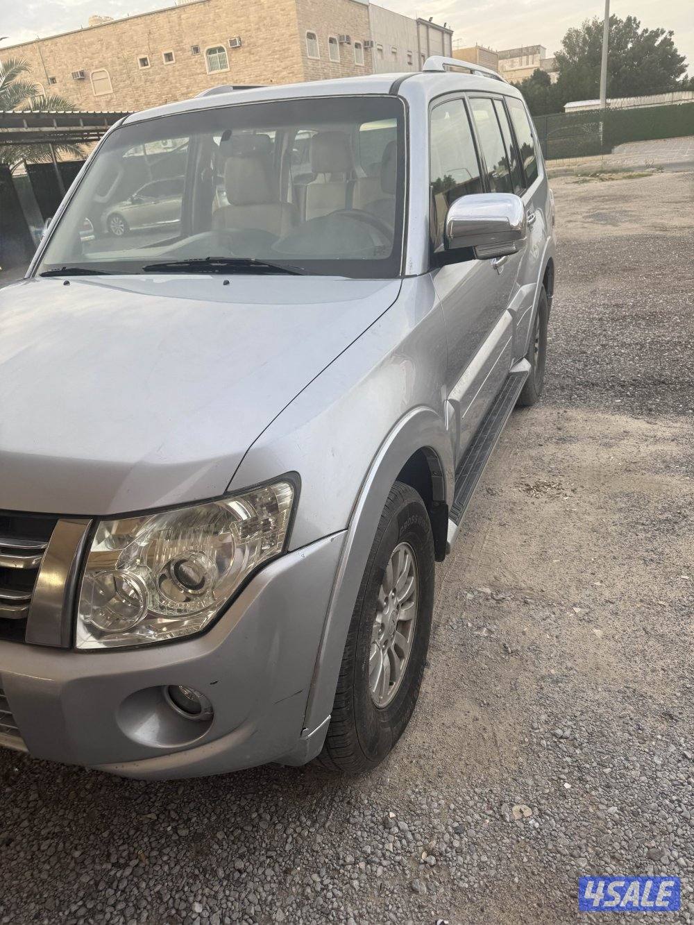 Mitsubishi Pajero نظيفة جداً4