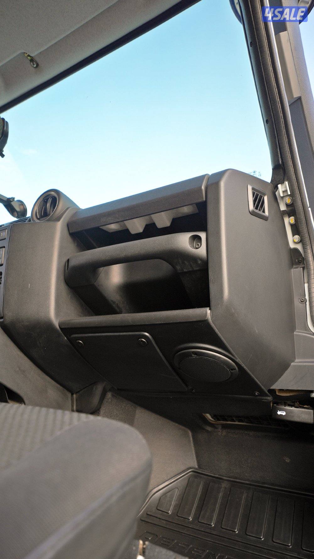 Land Rover defender 130 pickup 201513