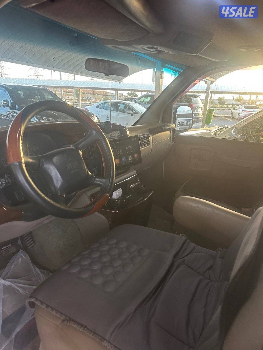 للبيع فان موديل 2000  شرط الفحص4