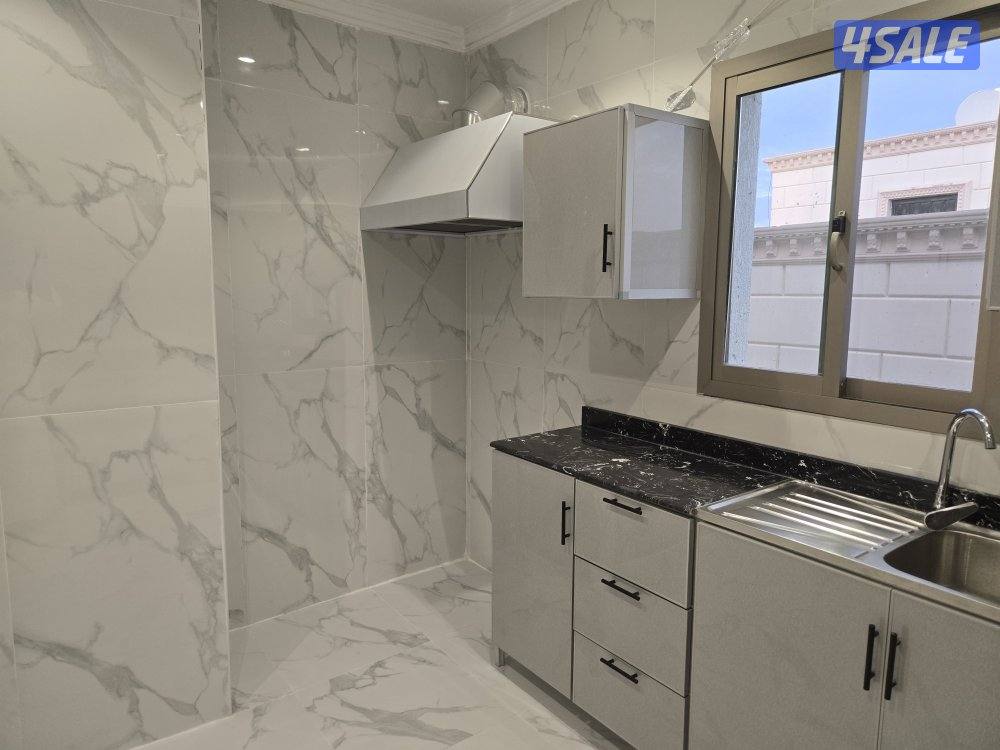 شقه مع روف للإيجار3