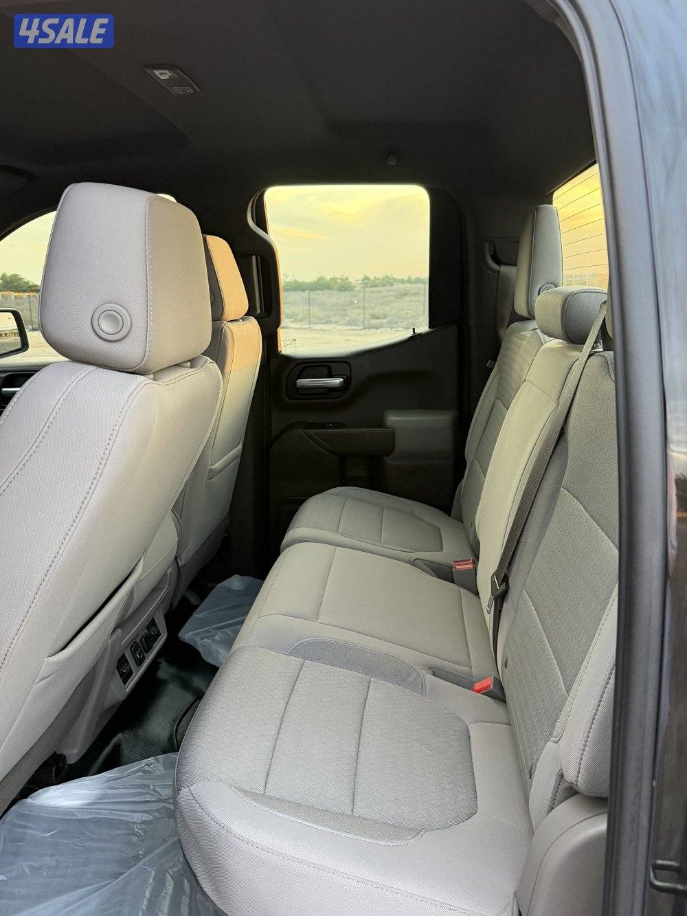 للبيع وانيت سلفرادو باب ونص LT 2019 ماشي 265الف دبل قير وارد الغانم5