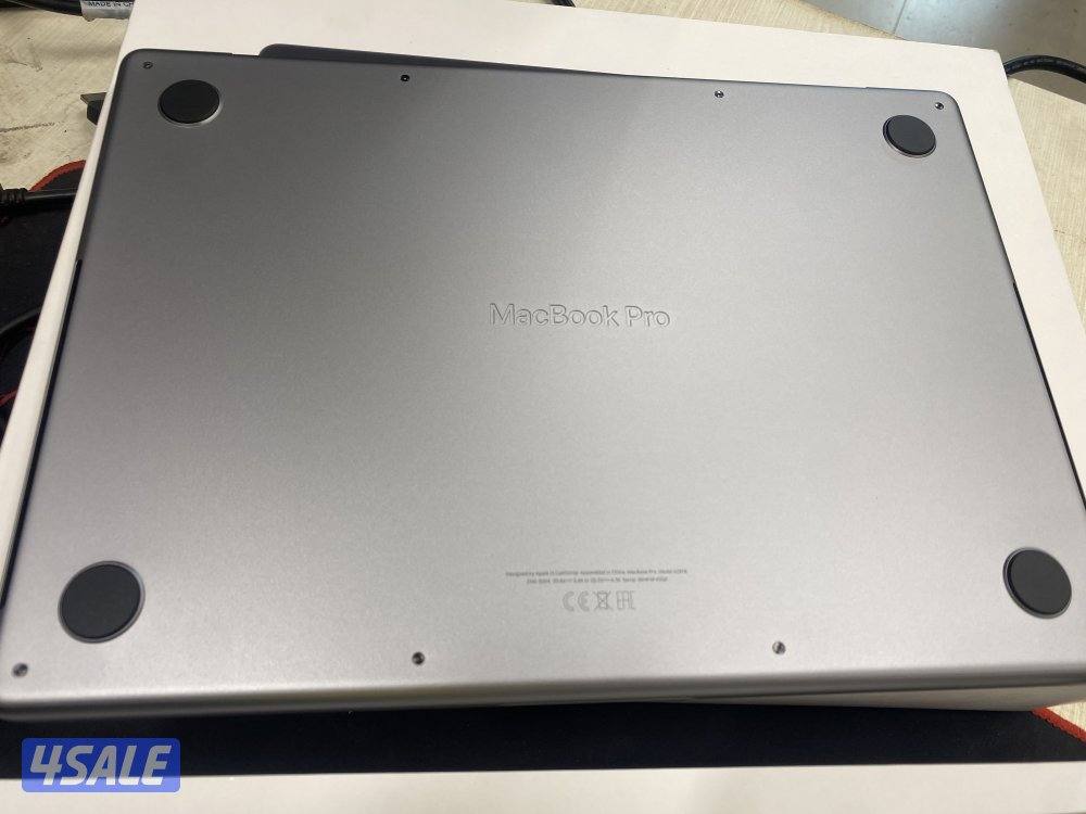 MacBook Pro M32