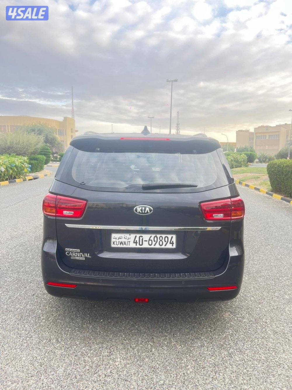 كيا كرنفال بحاله الوكاله عداد 55 الف صبغ الوكالة1