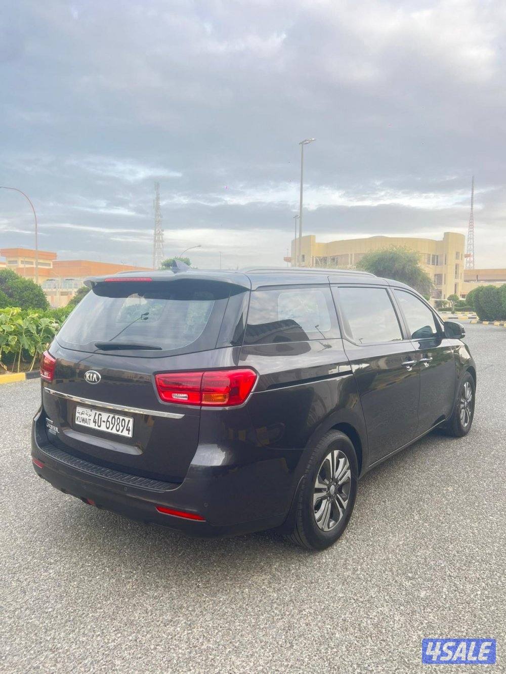 كيا كرنفال بحاله الوكاله عداد 55 الف صبغ الوكالة3