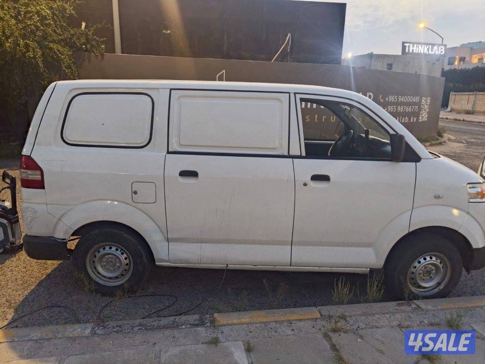 للبيع عدد ٢ سياره غسيل سيارات مجهزه مع العماله ومسئول الرد1