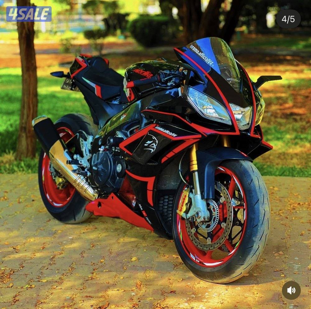 Aprilia RSV4 1100 factory 20123