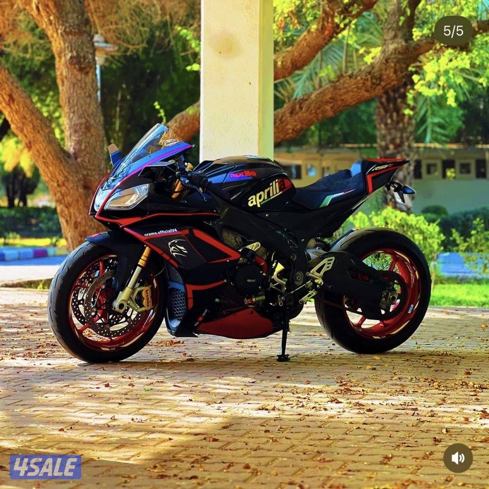 Aprilia RSV4 1100 factory 20124