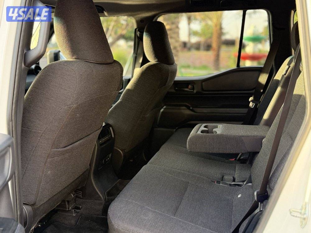 برادو تيربو موديل 2024 ماشي 49 صبغ الوكالة تحت الكفالة بحالة نادرة7