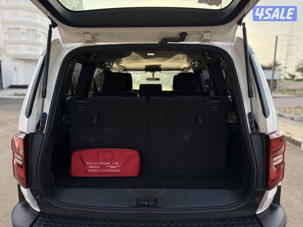 برادو تيربو موديل 2024 ماشي 49 صبغ الوكالة تحت الكفالة بحالة نادرة8