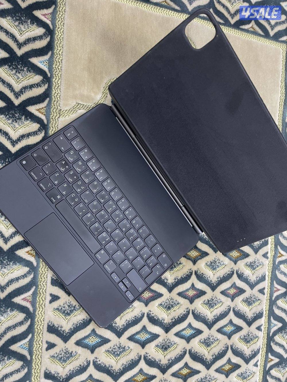 للبيع كيبورد ابل ماجيك الاصلي حجم 12.9 انش نظيف وشغال تمام0