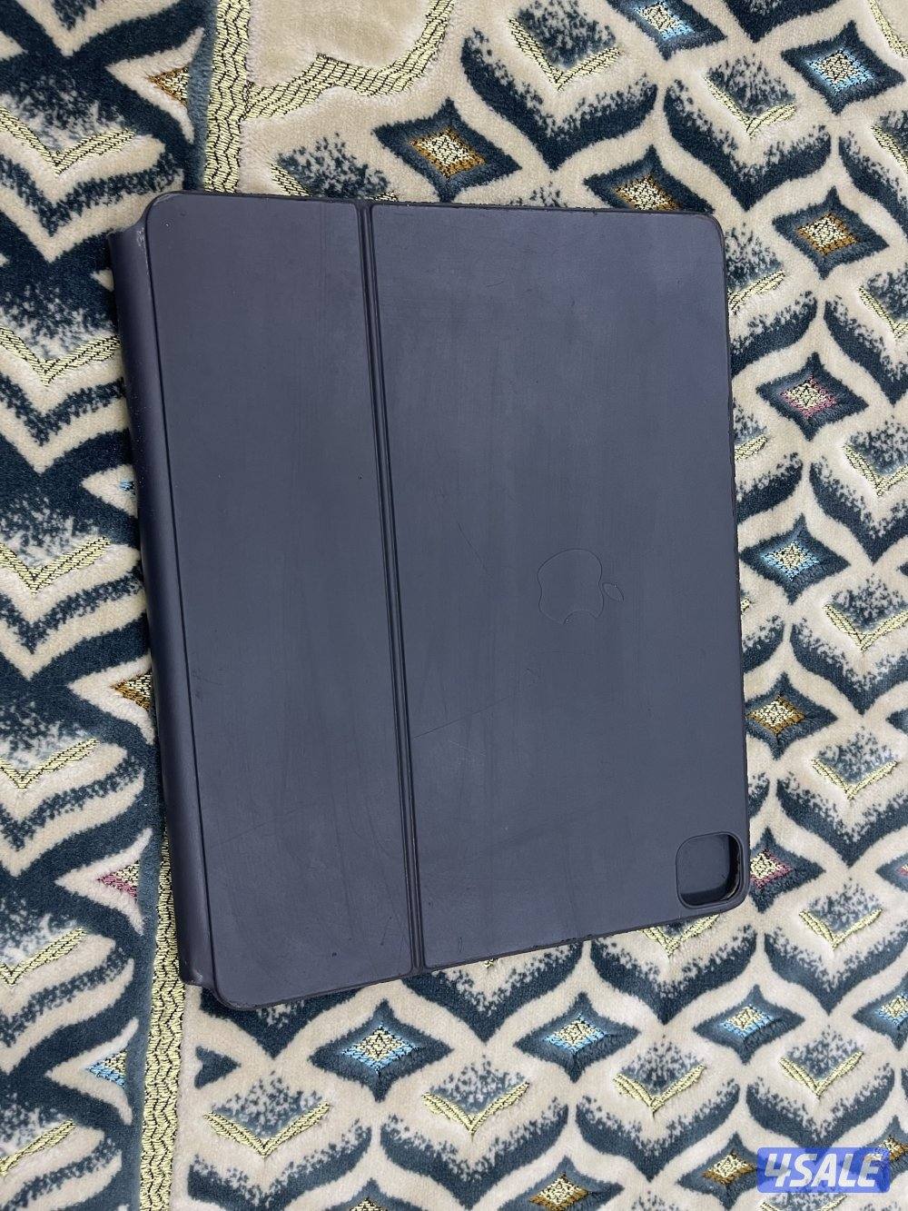 للبيع كيبورد ابل ماجيك الاصلي حجم 12.9 انش نظيف وشغال تمام1