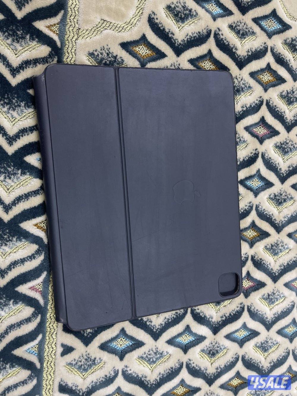 للبيع كيبورد ابل ماجيك الاصلي حجم 12.9 انش نظيف وشغال تمام3