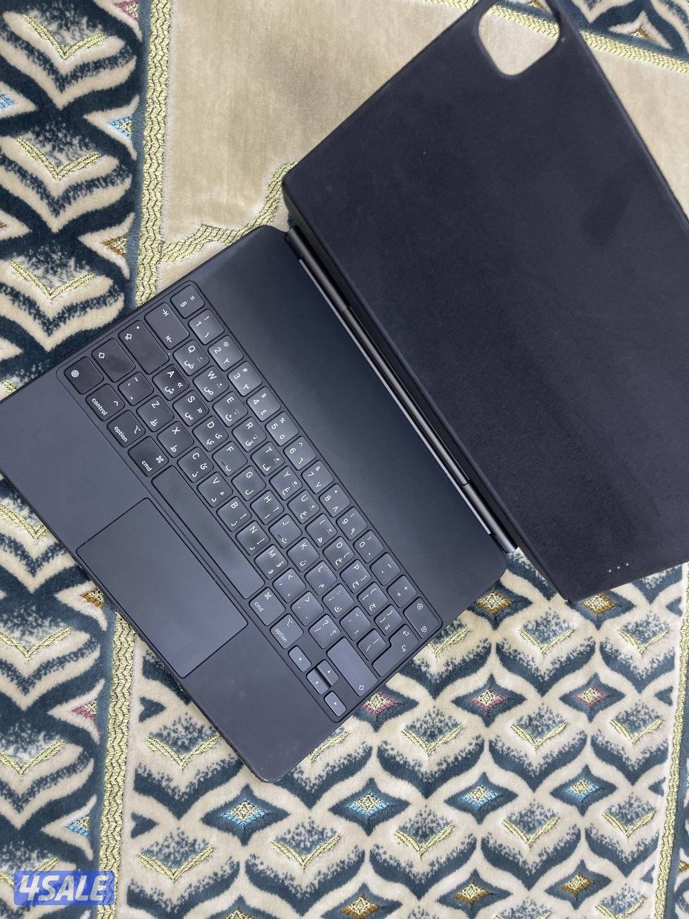 للبيع  كيبورد ابل ماجيك الاصلي ابل 12.9انش نظيف وشغال زين عربي انجليزي3