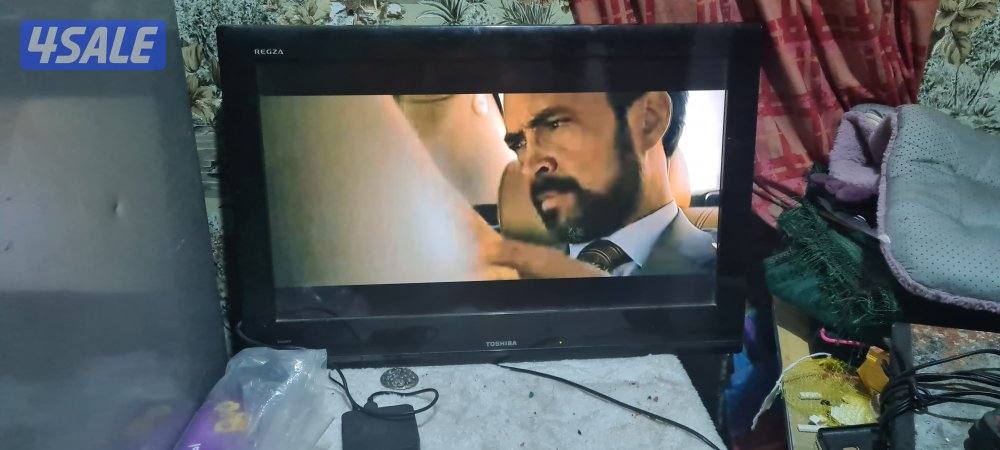 للبيع شاشة توشيبا LCD TOSHIBA TVممتازة مع رسيفر اندرويد z8 pro مع الري0