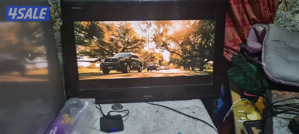 للبيع شاشة توشيبا LCD TOSHIBA TVممتازة مع رسيفر اندرويد z8 pro مع الري1
