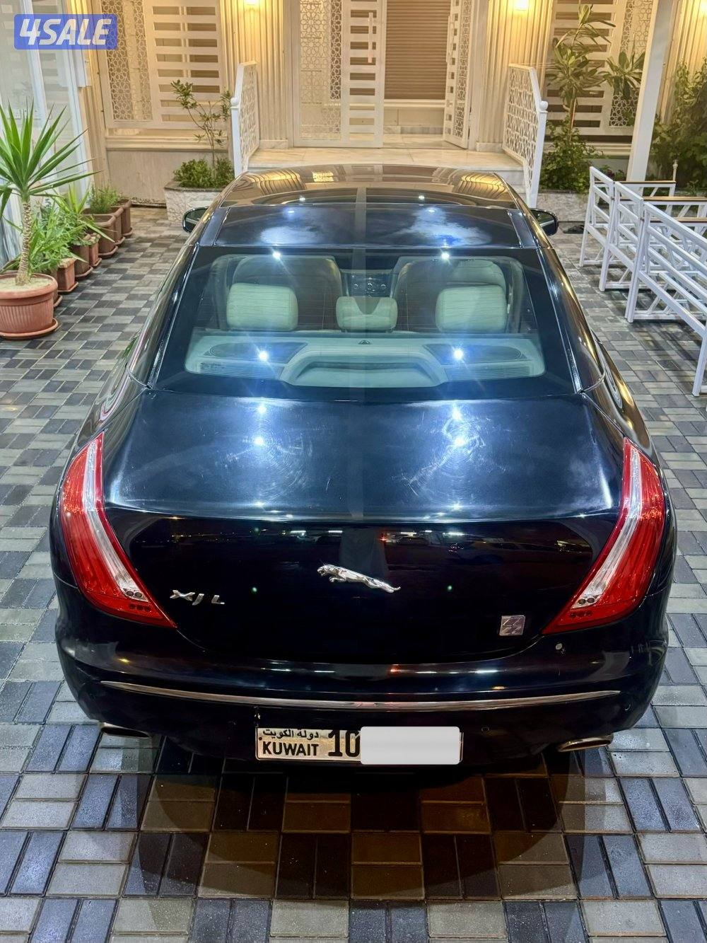 للبيع جاكوار XJL موديل ٢٠١١2