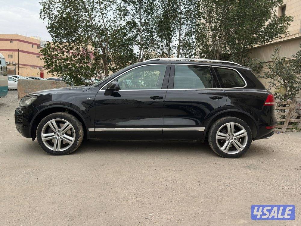 طوارق 
R-Line
 ٨ سلندر عداد 158 الف6