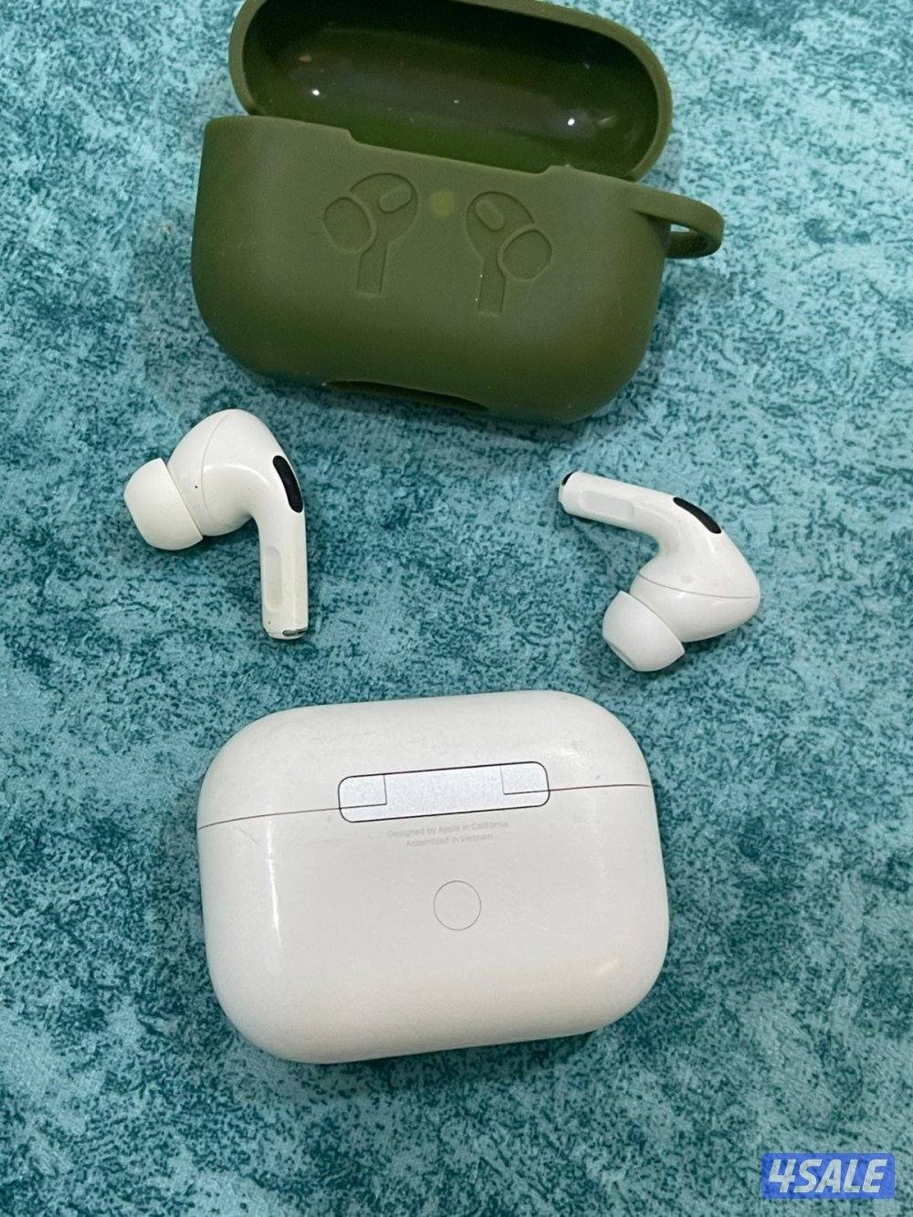 سماعة ابل ايربود برو  نظيفة وشغالة تمام2