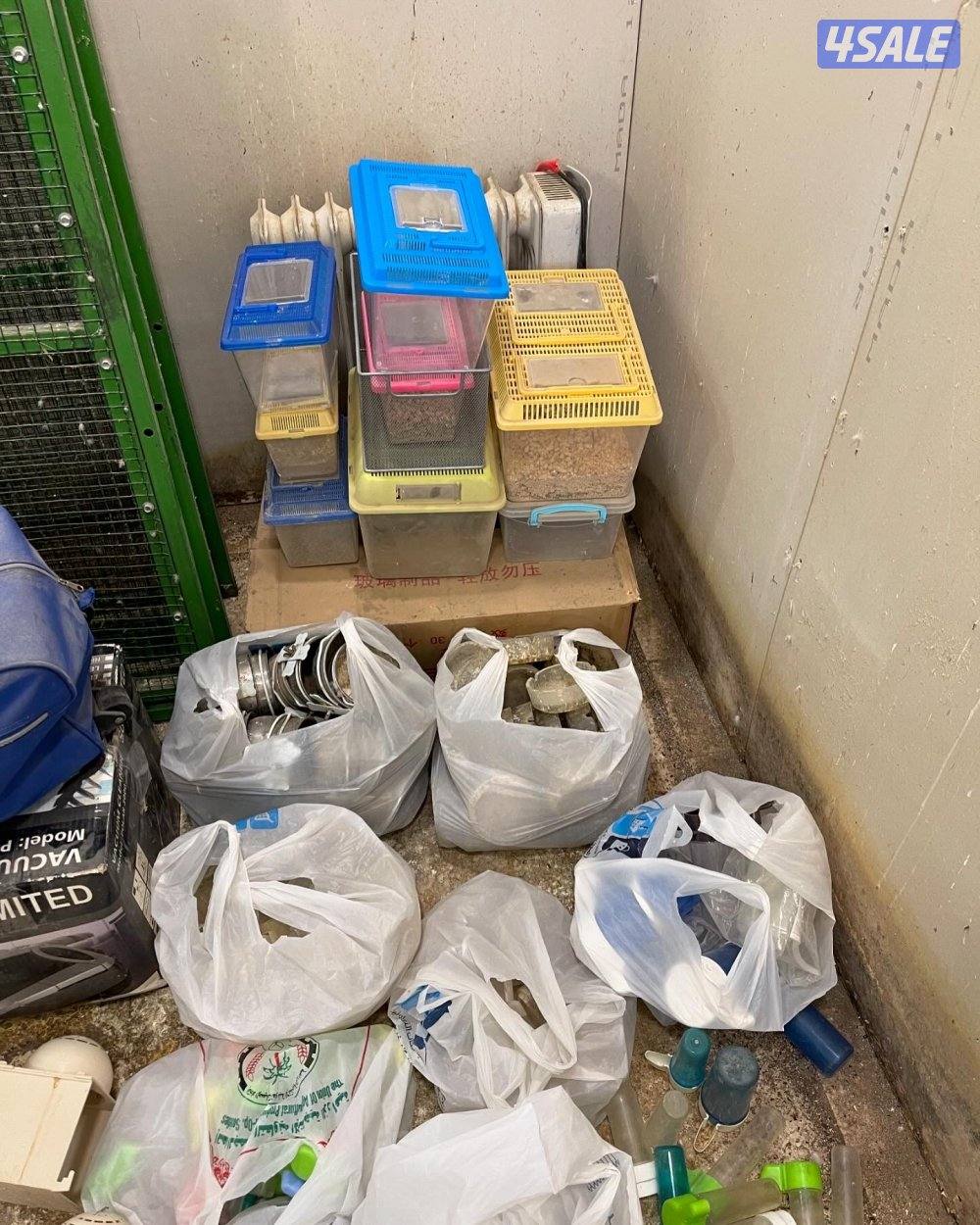 للبيع مستلزمات للطيور مشارب ومعالف وصناديق بيض0