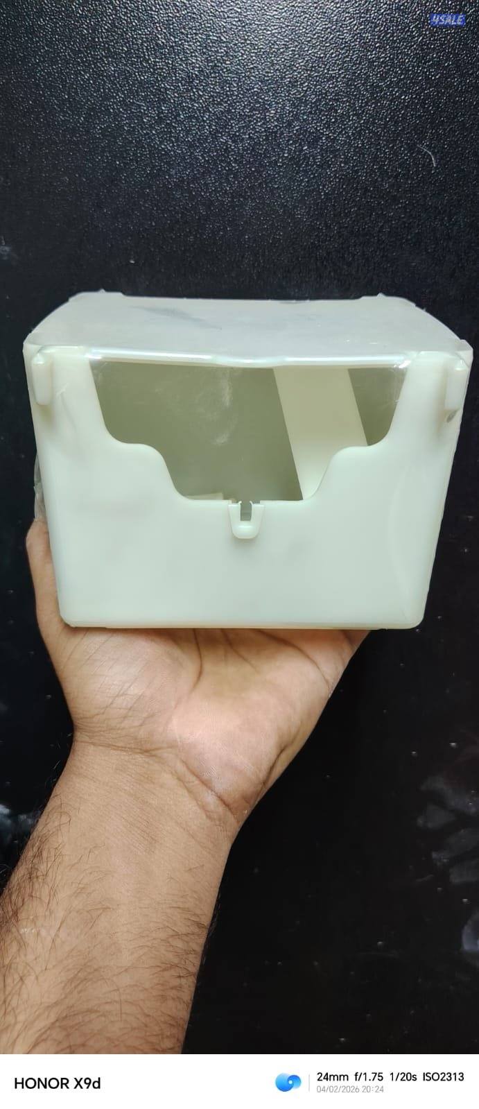 للبيع مستلزمات للطيور مشارب ومعالف وصناديق بيض6