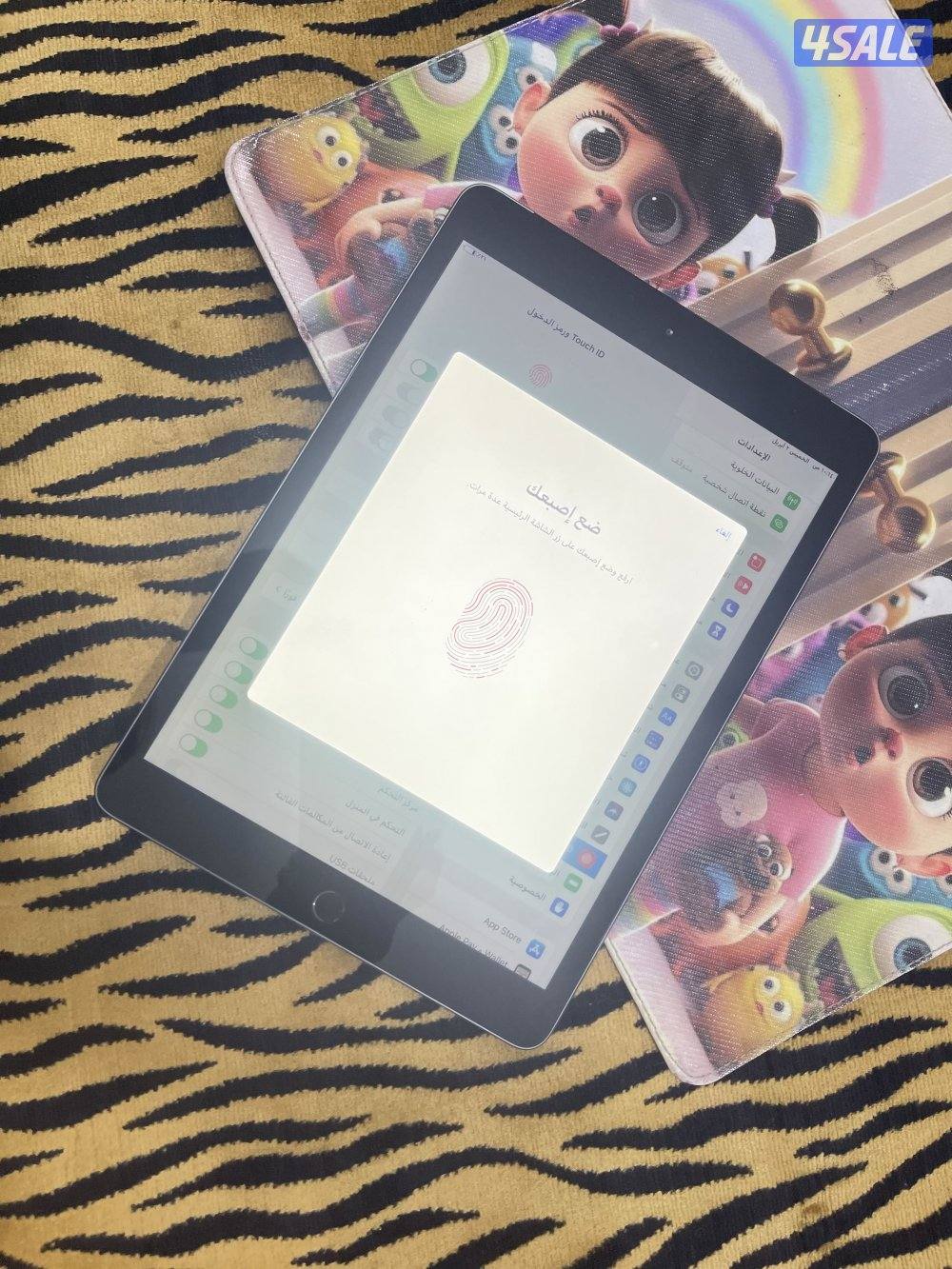 ايباد ابل 8 الثامن 32 قيقا خط شريحة شاشة 10،2 نظيف ولا زلغ مع كفر اصلي5